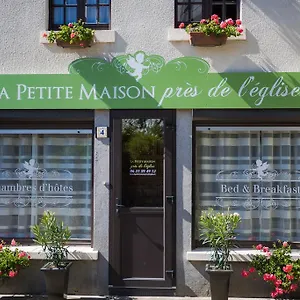 Couette-café La Petite Maison Près De L'eglise ***
